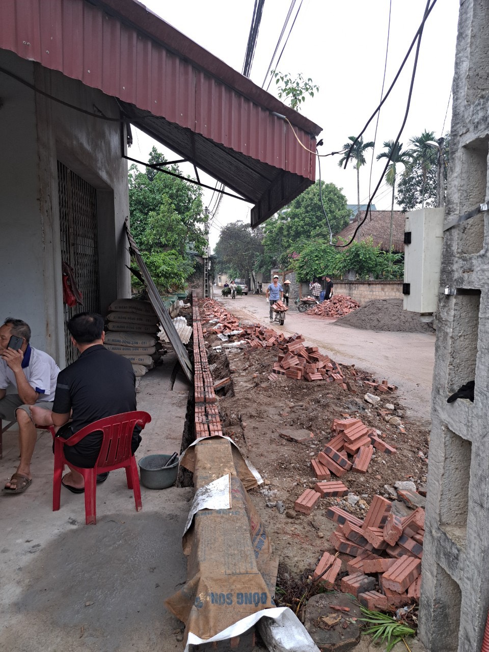 Nhân dân thôn An Hòa; phát động phong trào hiến đất làm đường; xây dựng thôn 